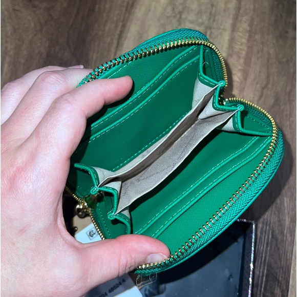 Steve Madden Boxed Dome Card Holder - Picture 4 of 4